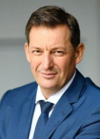 Vetted COO/Managing Director executive based in France