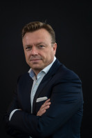 Vetted CEO executive based in France